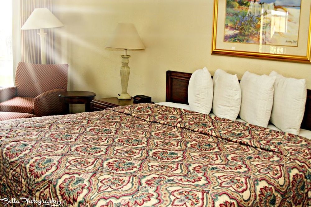 Rodeway Inn Orange Park Room photo