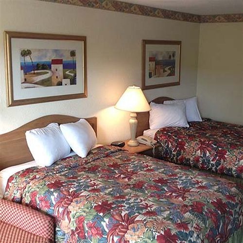 Rodeway Inn Orange Park Exterior photo